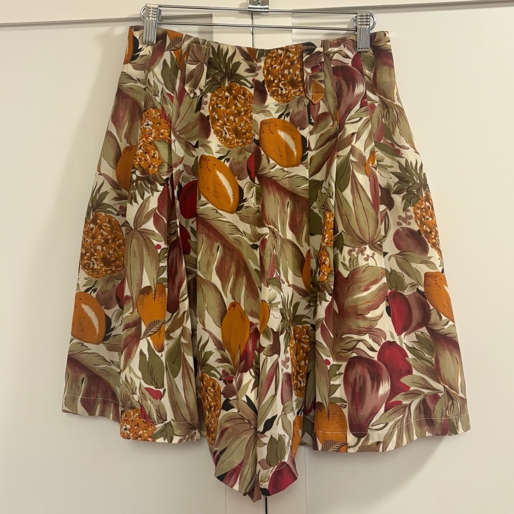 VTG Louie Thirteen Multi-Color Tropical Fruit Print Silk Pleated Shorts XS